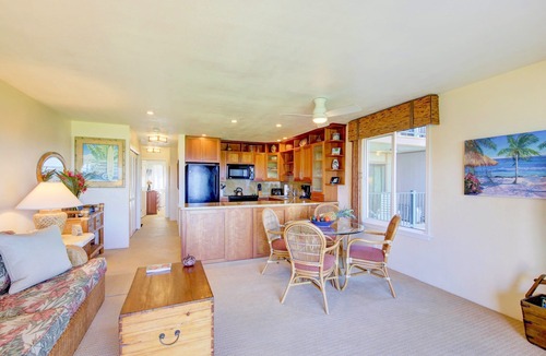 Kapaa Condo | It's All About the View! Oceanfront, A/C, Elevator SPECIAL! 1/3 thru 1/5 Info ↓