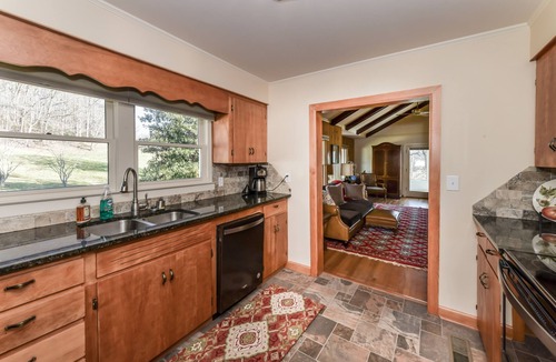 Arden House | It's all here! Comfy home,horses grazing,French Broad River &close to everything