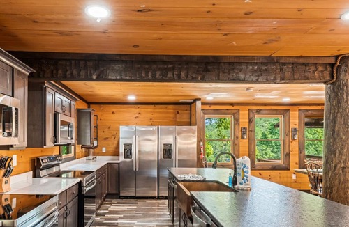Pigeon Forge Cabin | It's Got it all Y'all