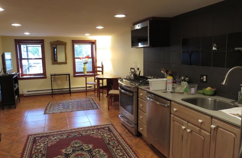 Columbia Heights House | It's SPRING in DC! SAVE BIG on a COZY NW DC 1BR Apt in Adams Morgan near METRO!