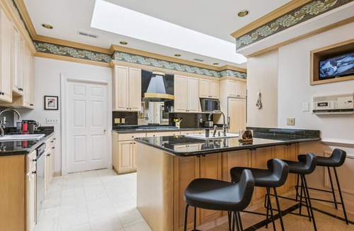 Little Italy Villa | Italian Villa by Harbor East w/indoor pool & fire pit, 6 car parking sleeps 12