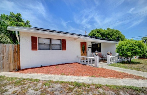 Boynton Beach House | Italian Villa with Backyard - 1mi to Beach