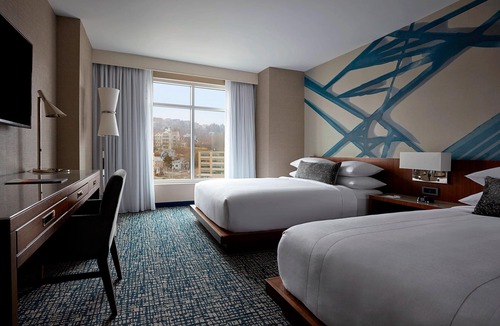 Ithaca Hotel | Ithaca Marriott Downtown on the Commons