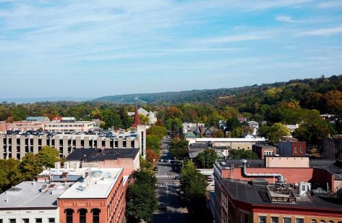 Ithaca Hotel | Ithaca Marriott Downtown on the Commons