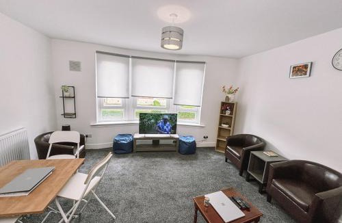 North West Apartment | Itohan 3-bed Cottage Flat