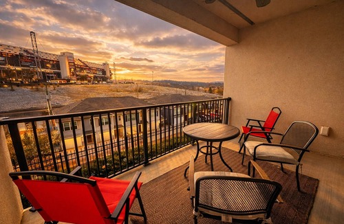 Bluff City Condo | It’s Bristol Baby! Walk to the track!