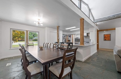 Central Arlington House | Its not Unusual MidTerm Rental