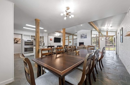 Central Arlington House | Its not Unusual MidTerm Rental