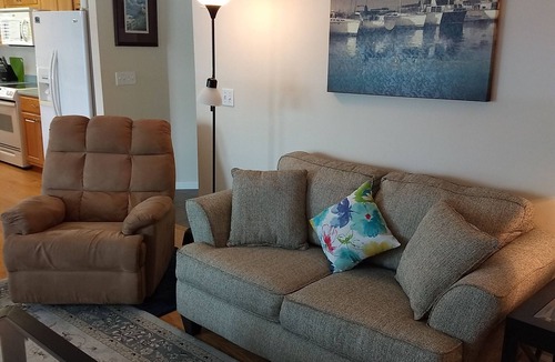 Apalachicola Condo | Its still beach weather in Florida!