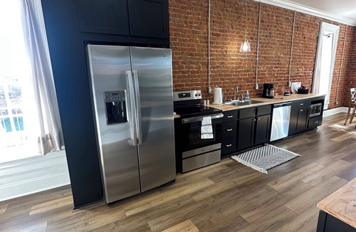 Iuka Apartment | Iuka Downtown Historic King Loft B