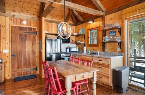 Harbor Springs Cottage | Ivan Cottage: Studio, 1 BA Cottage in Harbor Springs, Sleeps 2