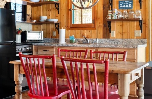 Harbor Springs Cottage | Ivan Cottage: Studio, 1 BA Cottage in Harbor Springs, Sleeps 2