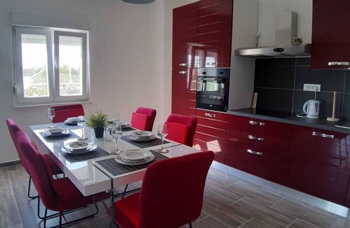 Zemunik Donji Apartment | Ivan's holiday home