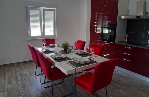 Zemunik Donji Apartment | Ivan's holiday home