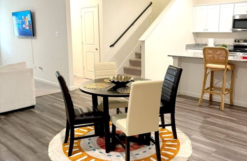 Weston House | Ivana Lodge 4-Bedroom 3-Bath in Pilot Point