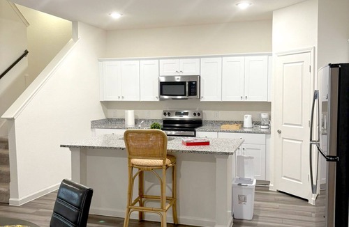 Weston House | Ivana Lodge 4-Bedroom 3-Bath in Pilot Point