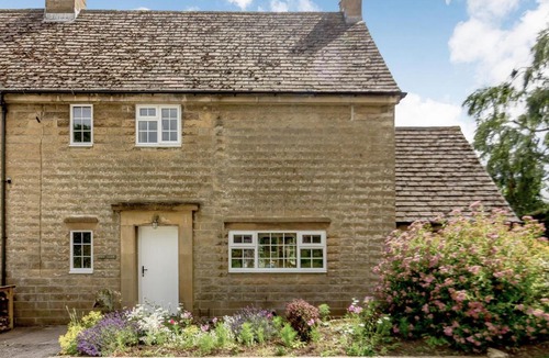 Hopton House | Ivet Lowe