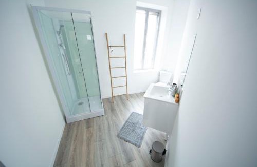 Saint-Quentin Apartment | IVOIRIA ! SUBLIME Studio HOME STAGING AU CENTRE VILLE !