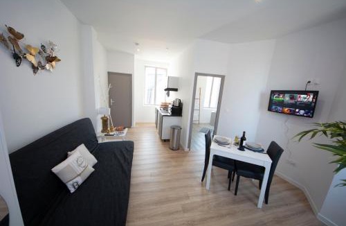 Saint-Quentin Apartment | IVOIRIA ! SUBLIME Studio HOME STAGING AU CENTRE VILLE !
