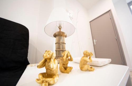 Saint-Quentin Apartment | IVOIRIA ! SUBLIME Studio HOME STAGING AU CENTRE VILLE !
