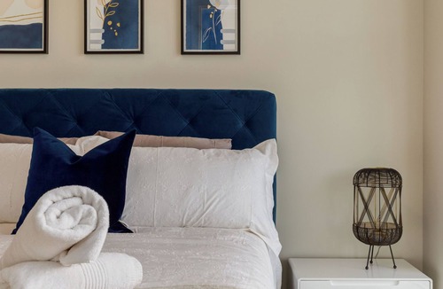 Victoria Park Apartment | "Ivory" 2 bdrm in Guardian Bldg