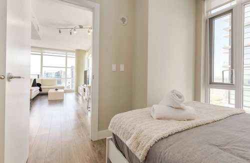 Victoria Park Apartment | "Ivory" 2 bdrm in Guardian Bldg