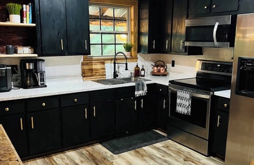 Highlandville Cabin | Ivory Gabel Cabin - Top Midwest Stays