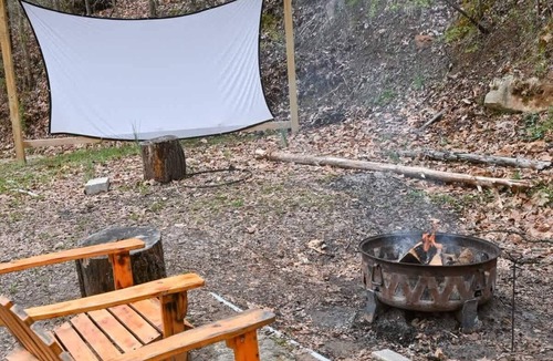 Highlandville Cabin | Ivory Gabel Cabin