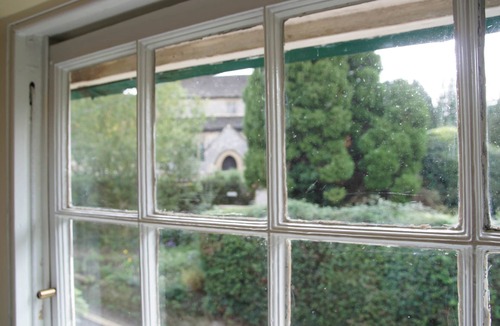 Pulborough House | IVY COTTAGE PULBOROUGH