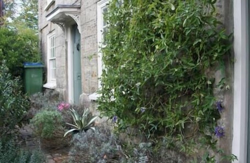 Pulborough House | IVY COTTAGE PULBOROUGH