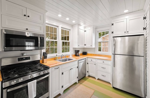 Batesville Cottage | Ivy Cottages | 5 Private Cottages Perfect for Groups & Weddings
