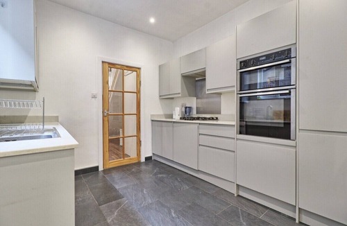 Westcliff-on-Sea House | Ivy Ensuite Double/Twin Room