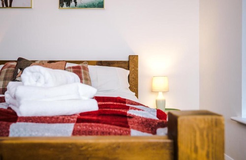 Chorlton-by-Backford House | Ivy House