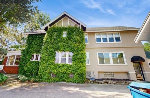 Saugatuck Cabin | Ivy Manor