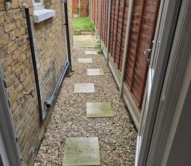 Westcliff-on-Sea House | Ivy on Sea Villa