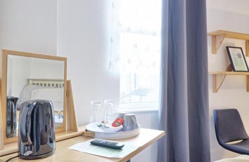 Westcliff-on-Sea House | Ivy on Sea Villa