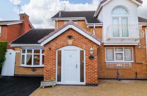 Hathern House | Ivy's End