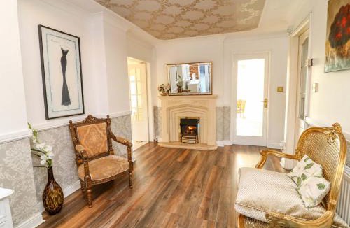 Hathern House | Ivy's End