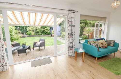 Highcliffe-on-Sea House | Ivys Place