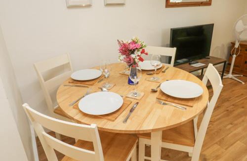 Ottery St Mary House | Ixworth Cottage