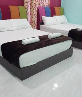 Kampong Raja Hotel | Iz Village