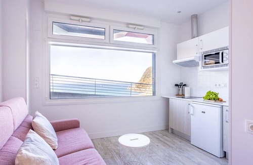 Getaria Apartment | Izar apartment by Egona
