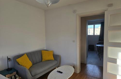 Le Marais Apartment | Izar-SILS