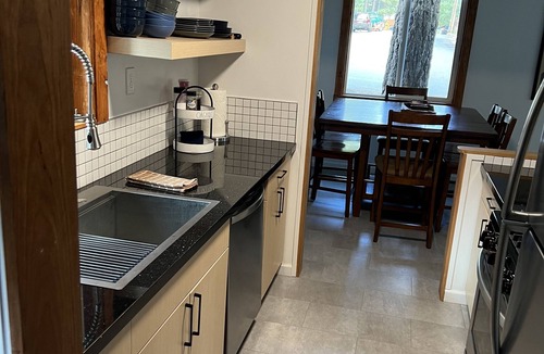 Incline Village Cottage | J-1 friendly housing- Cozy Tahoe Cottage