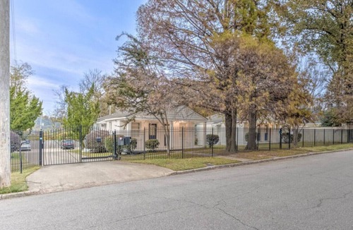 Midtown Apartment | J 88 · Private gated cottage! Walk to Overton square!