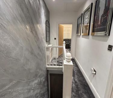 Ponders End Apartment | J A Property Rentals