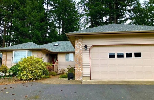 Shelton House | J and J Fairway View, Beautiful golf course