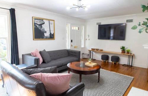 East Memphis House | J Birds' Cottage Midtown Memphis