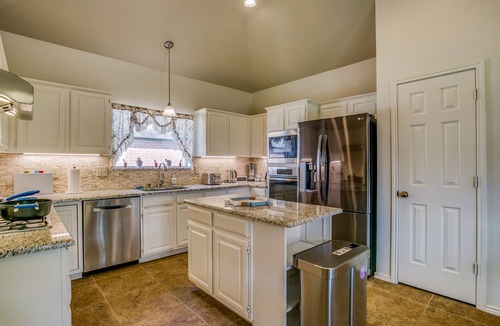 Allen House | J&C CLUB Luxury themes style|ALLEN/PLANO|5BR3Bath|King Beds|close to everything