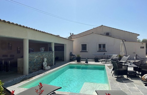 Entraigues-sur-la-Sorgue Apartment | J & J Home